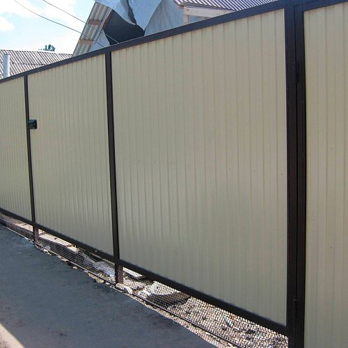 Забор из профлиста 2м