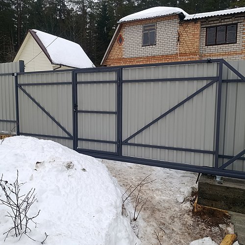 Откатные ворота с калиткой